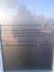 Placa no restaurante da mariscada com as boas vindas escritas pela dona Rosa Amélia