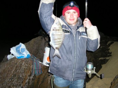 Eu.jpg (45.6 KiB) Visto 168 vezes Surfcasting à noite nas Furnas.