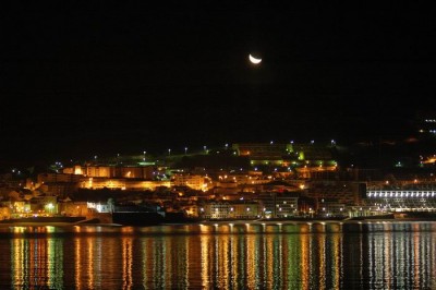 sesimbra á noite, enquanto esperavamos pela hora da partida