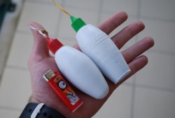 Calibro o verde com 110gr para fundo de areia e o vermelho com 80gr para fundo de pedra. Pena que a fábrica do frasco de rosca verde tenha ido à falência pois é o que lança melhor.